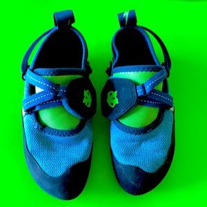 Kids Evolv climbing shoes US 2
